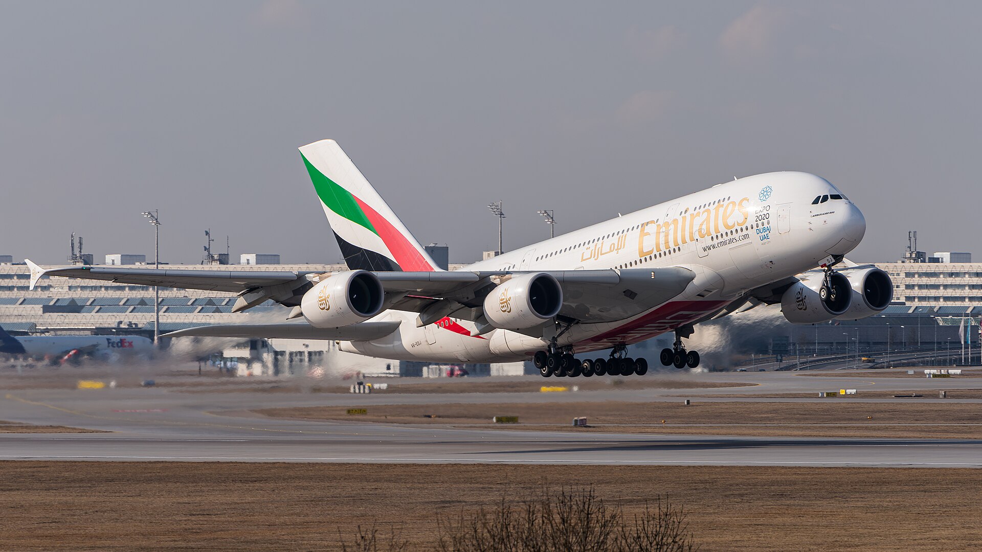 A380 של אמירייטס בשדה התעופה במינכן